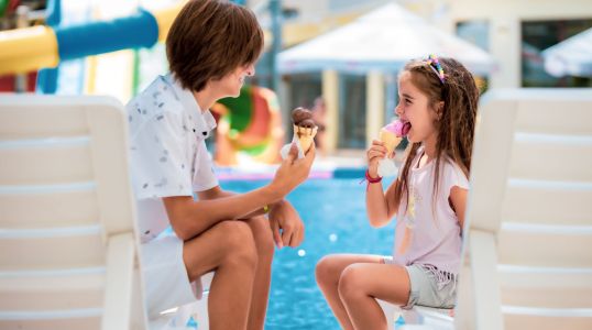 Бар у бассейна